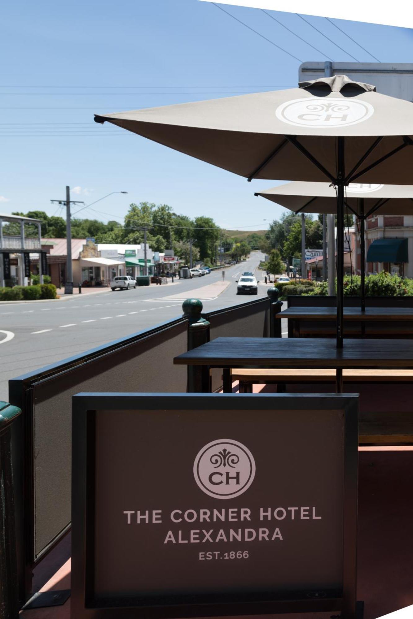 The Corner Hotel อเล็กซานดรา ภายนอก รูปภาพ