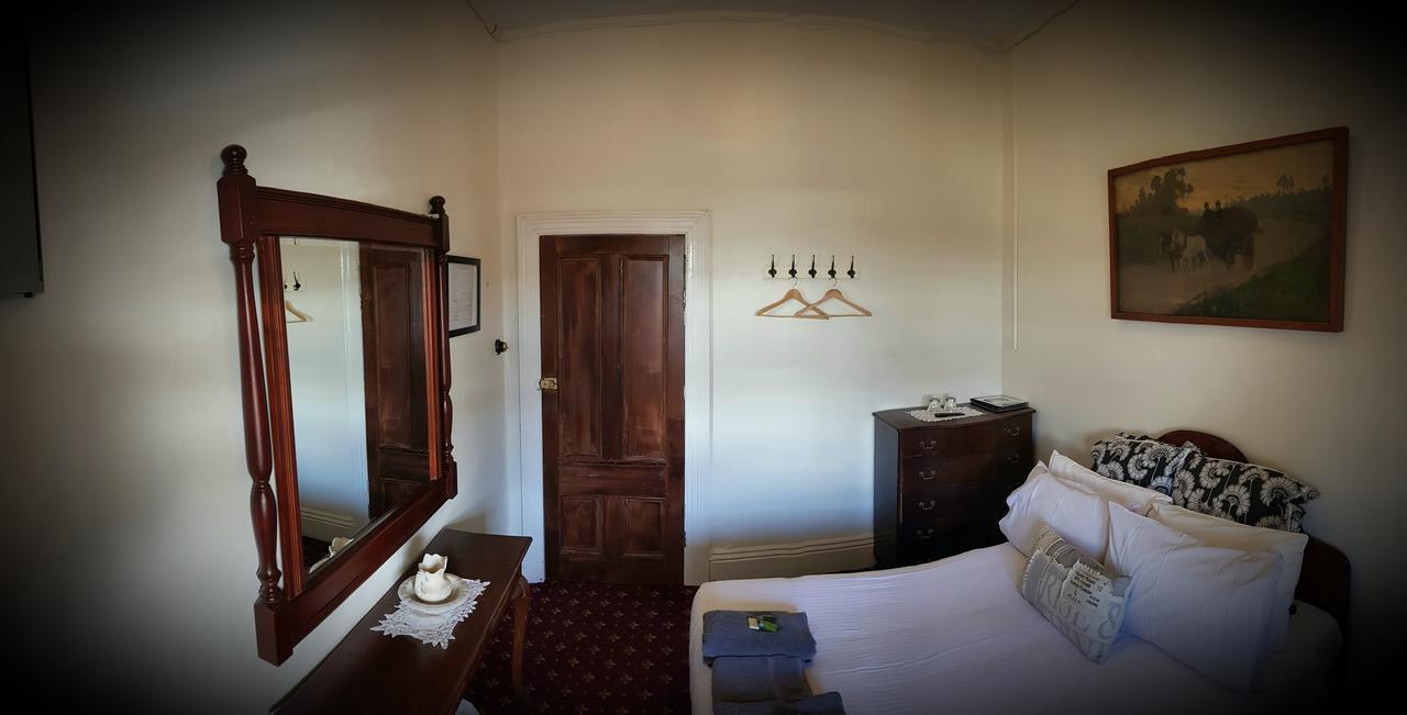 The Corner Hotel อเล็กซานดรา ภายนอก รูปภาพ