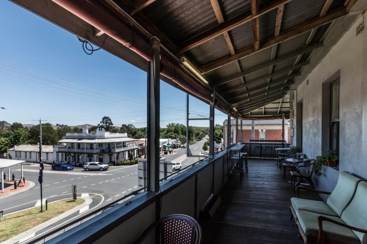 The Corner Hotel อเล็กซานดรา ภายนอก รูปภาพ