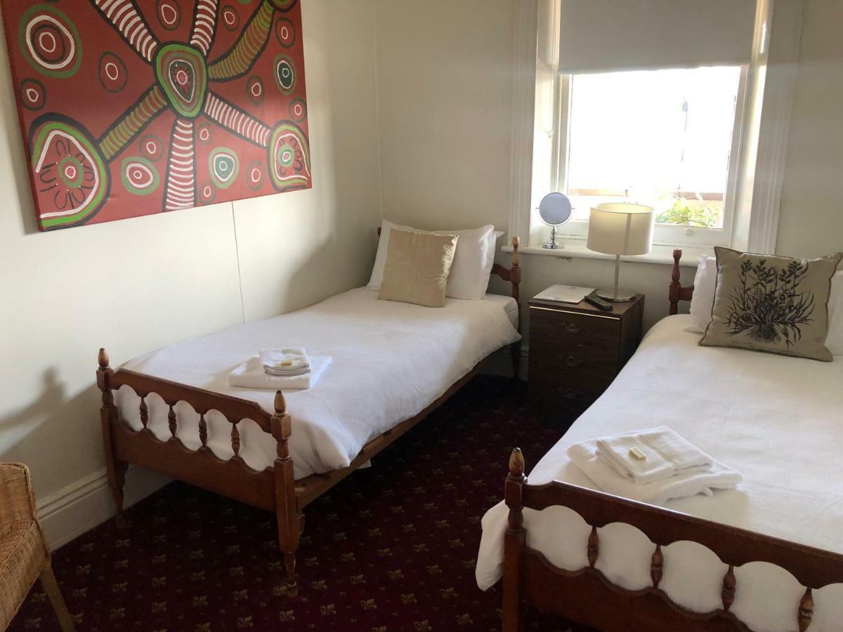 The Corner Hotel อเล็กซานดรา ภายนอก รูปภาพ